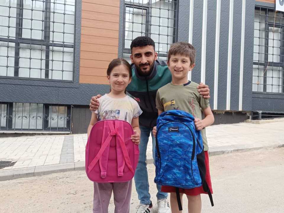 Ankara'da Kırtasiye Yardımı Ankara'da Kırtasiye Dağıtımı (1)