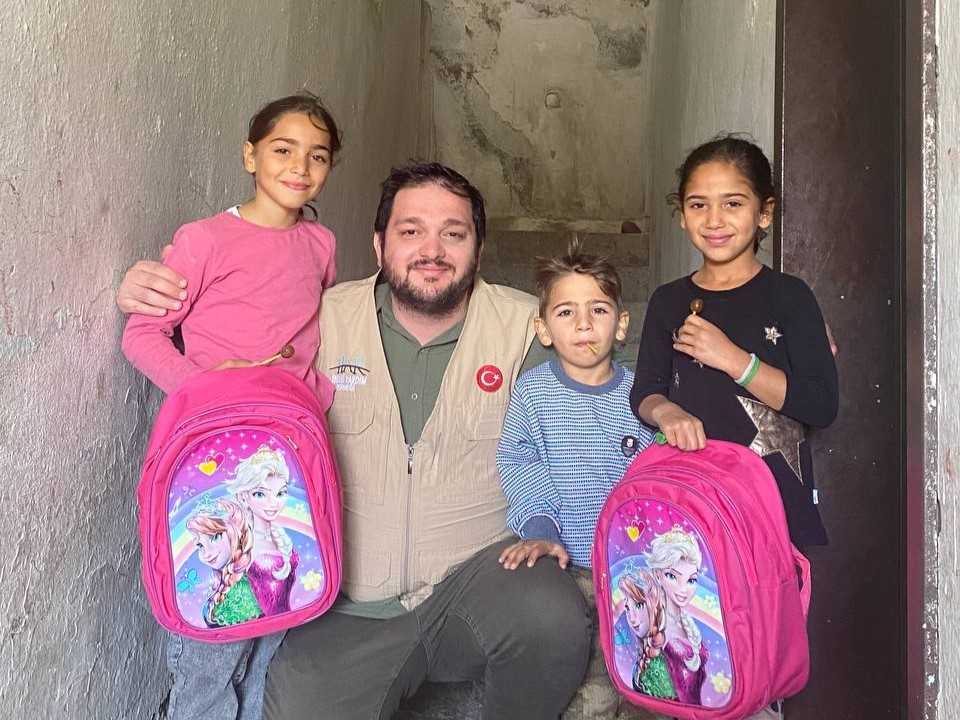 Ankara'da Kırtasiye Yardımı Ankara'da Kırtasiye Dağıtımı (3)