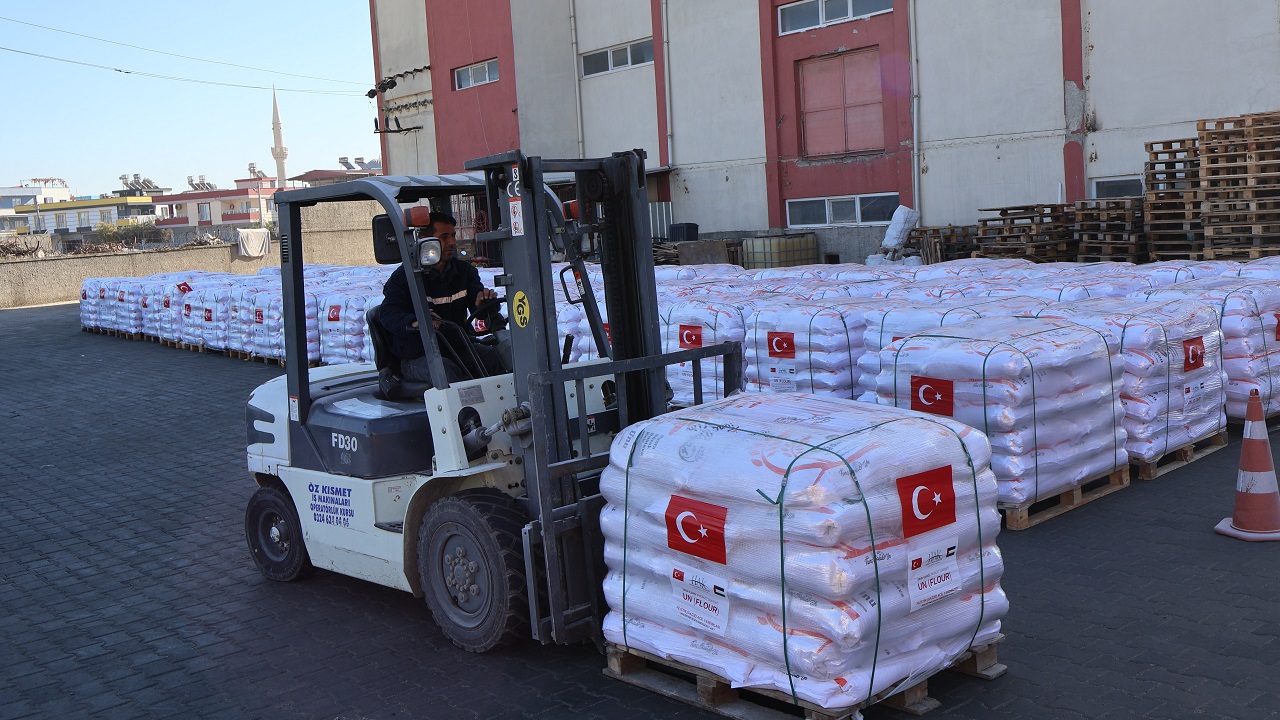 Hak İnsani Yardım Derneği Gazze'ye 4 TIR Un Yolluyor gazze iyilik gemisi görsela5