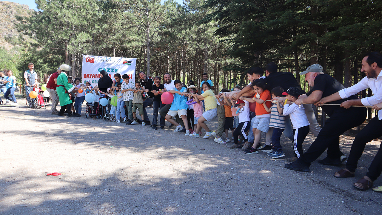 Gazzeli Çocuklar İçin Moral Pikniği 02