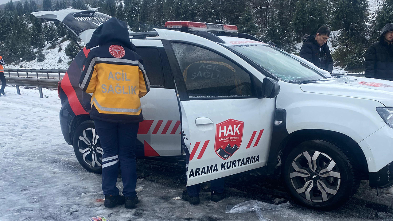 Hak Arama Kurtarma'dan Bolu Tüneli'ndeki Kazaya Müdahale 06