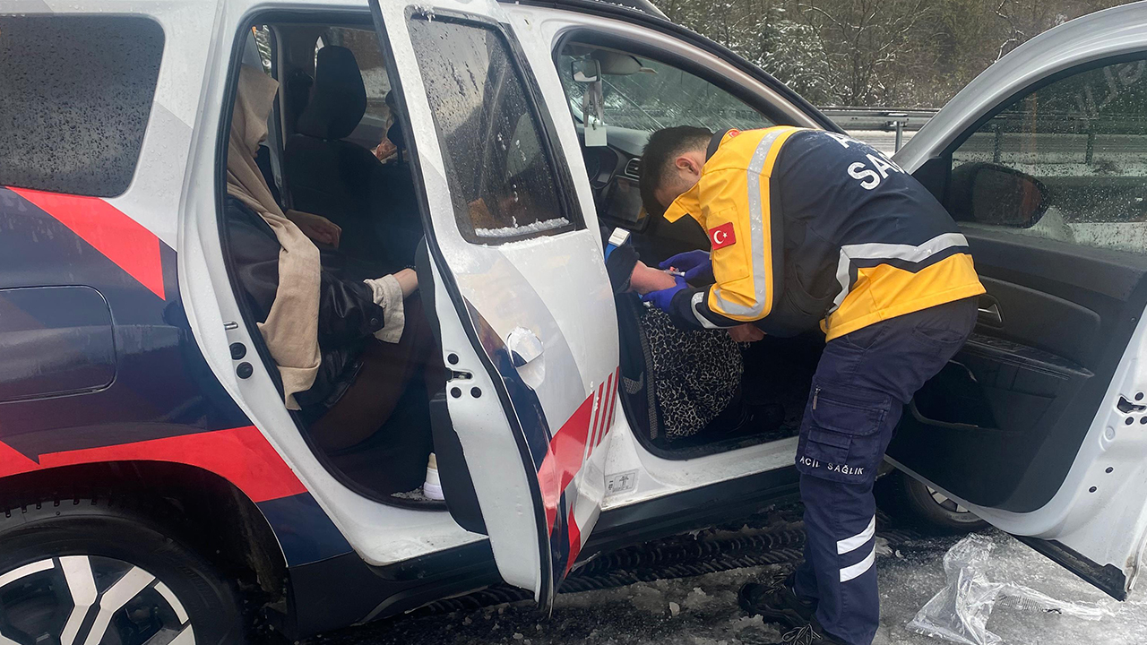 Hak Arama Kurtarma'dan Bolu Tüneli'ndeki Kazaya Müdahale 08