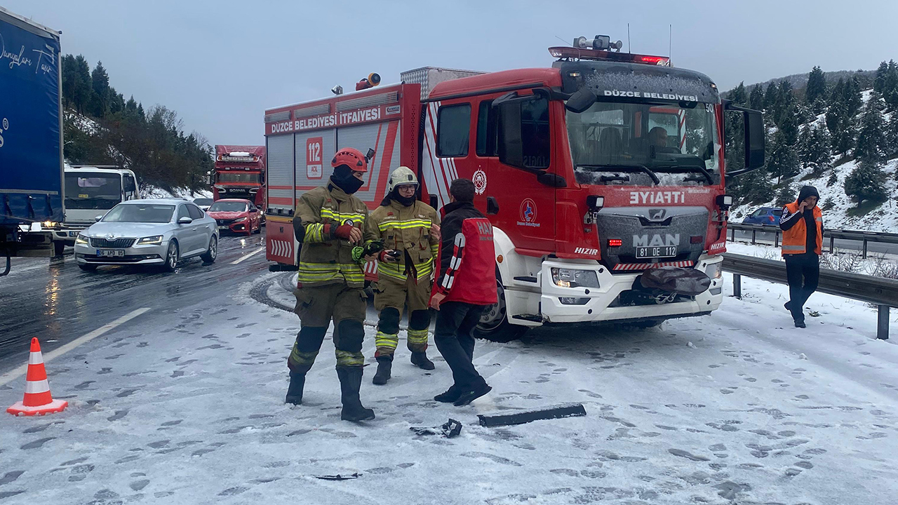 Hak Arama Kurtarma'dan Bolu Tüneli'ndeki Kazaya Müdahale 04