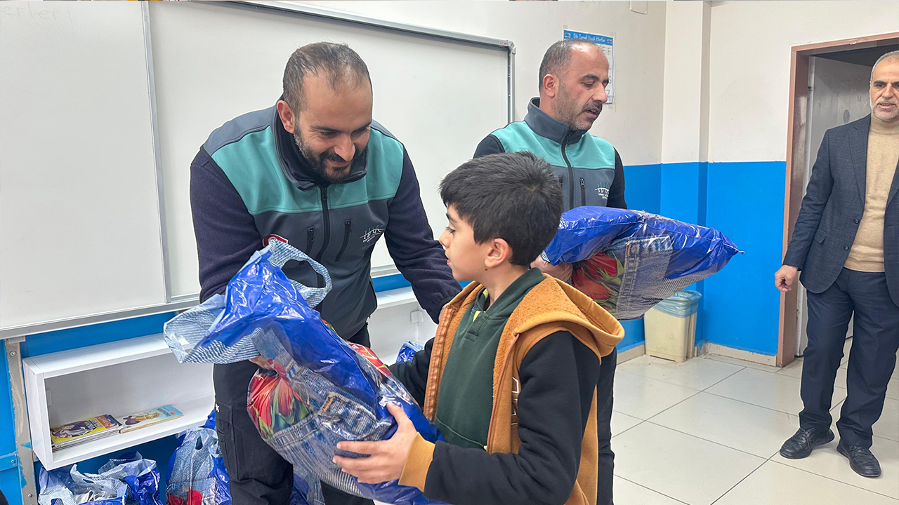 Malatya'da Öğrencileri Isıtan Kışlık Destek 02