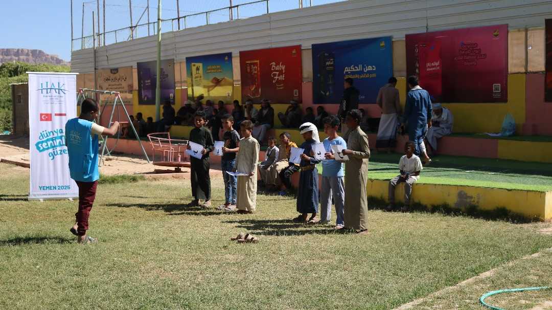 Yemen'de Yetim Buluşması asdf (2)